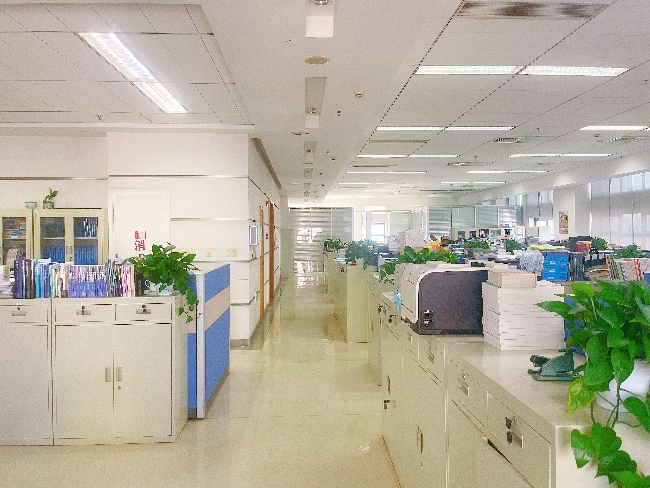 办公环境（2）(1).jpg